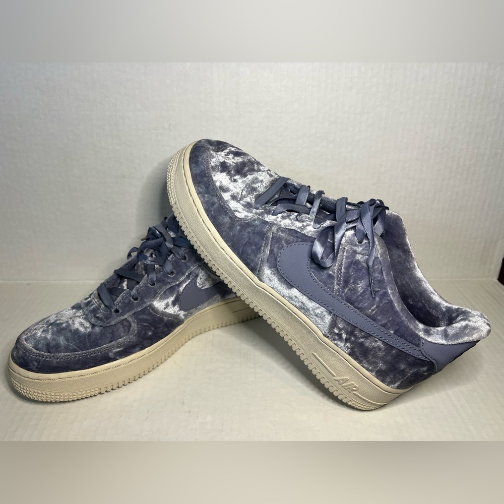 Nike Velvet Sneakers